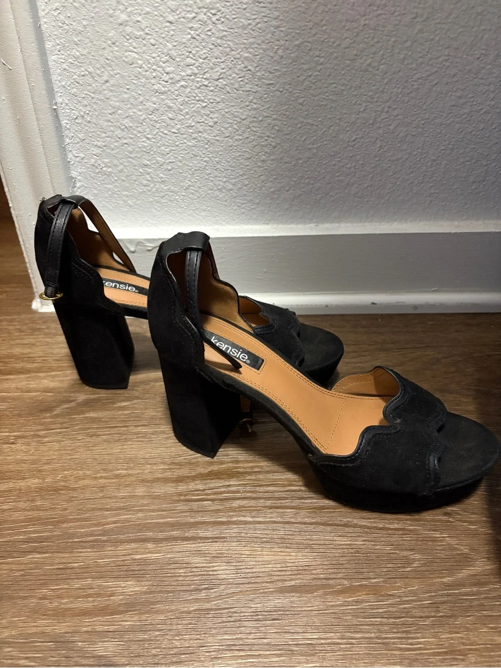 Kensie chic scalloped
